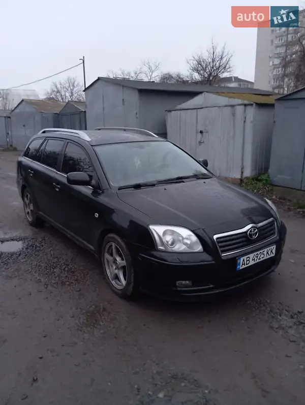 2005 toyota avensis