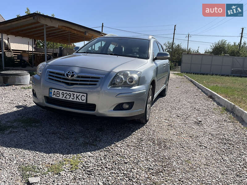 2008 toyota avensis