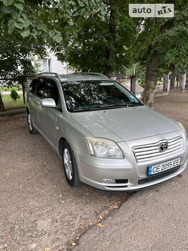 2004 toyota avensis