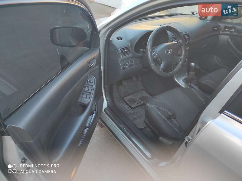 2008 toyota avensis