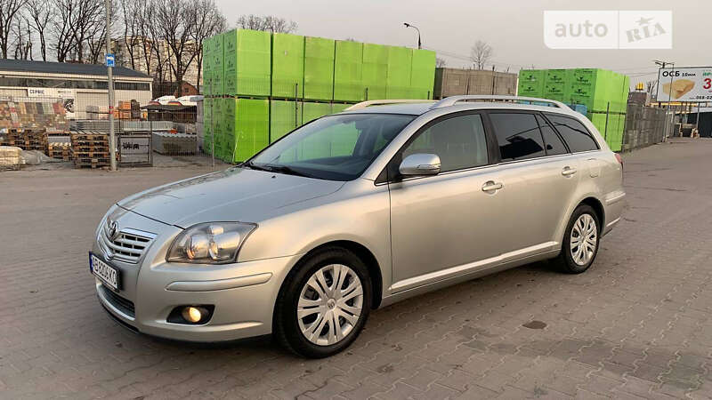 2008 toyota avensis
