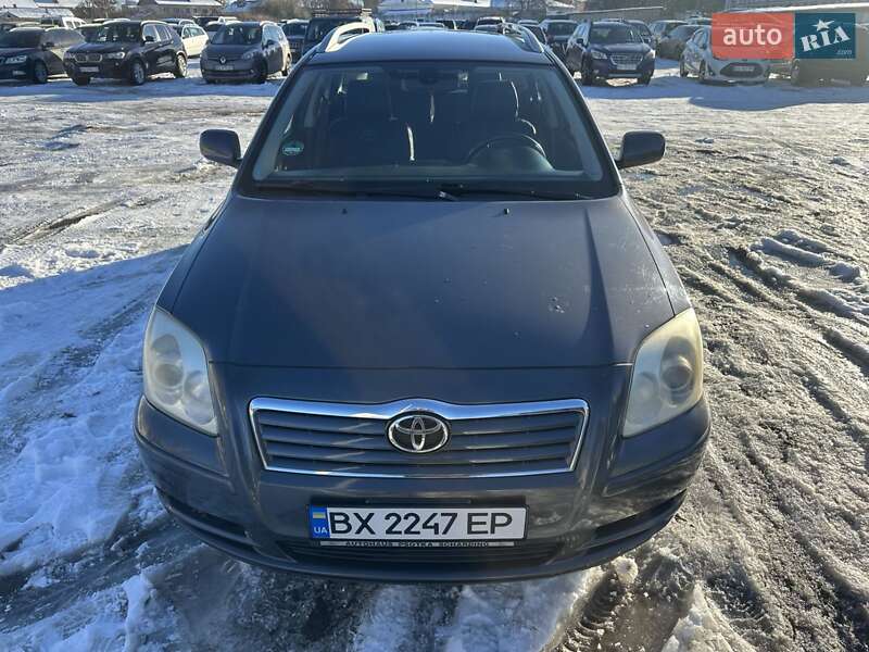 2005 toyota avensis