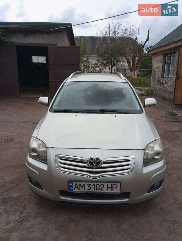 2008 toyota avensis