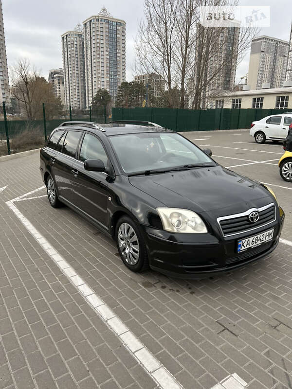 2003 toyota avensis