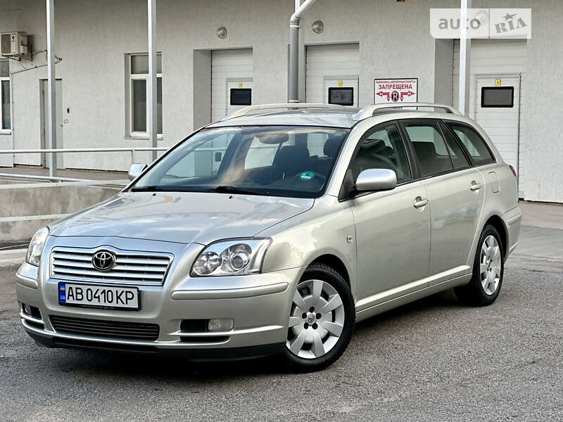 2004 toyota avensis