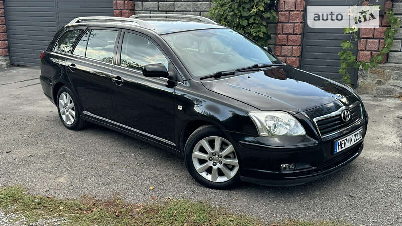 2004 toyota avensis