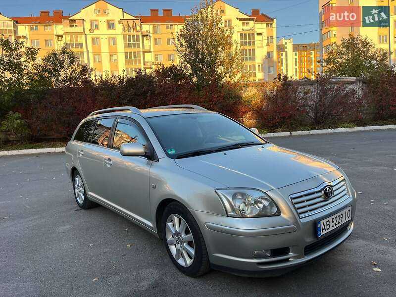 2005 toyota avensis