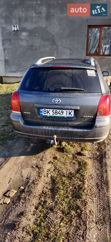 2006 toyota avensis