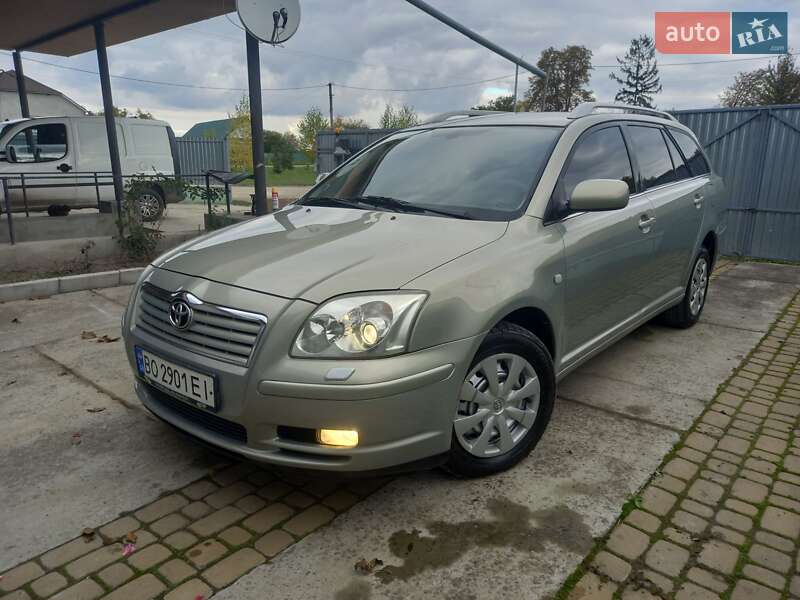 2004 toyota avensis