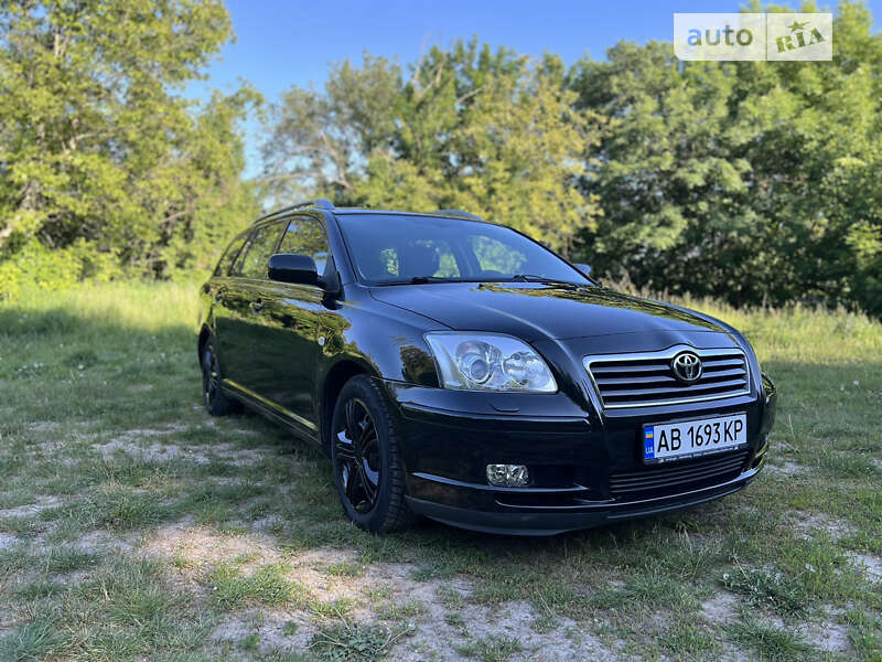 2005 toyota avensis
