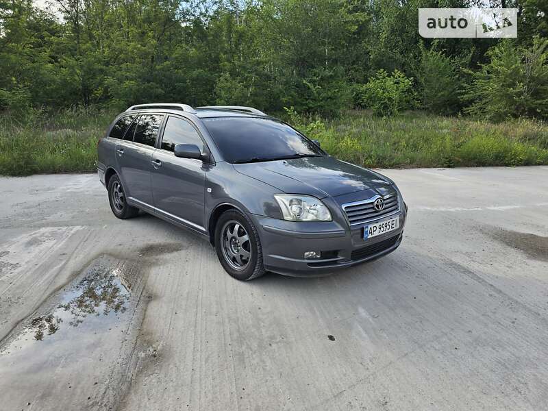 2004 toyota avensis