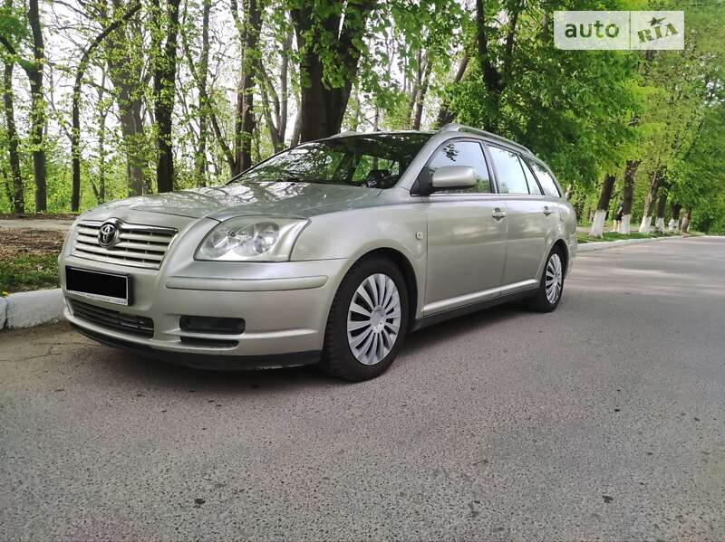 2004 toyota avensis