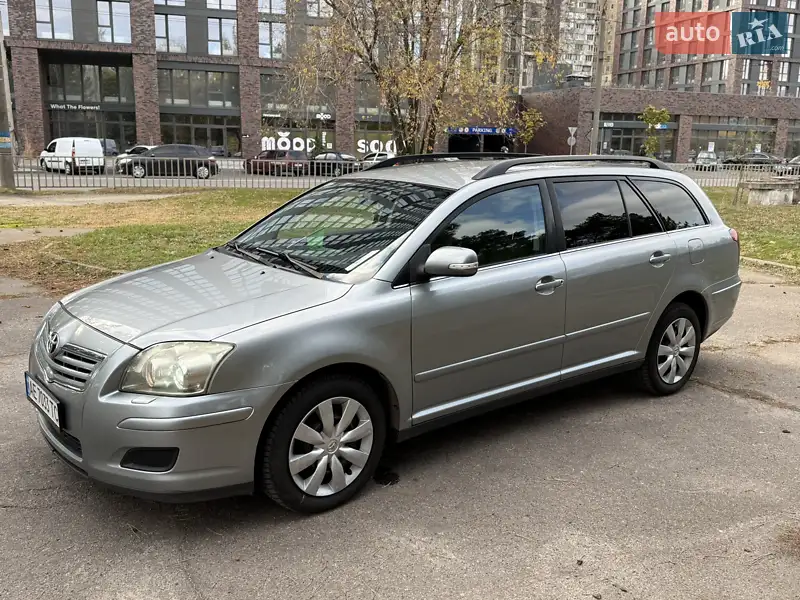 2008 toyota avensis