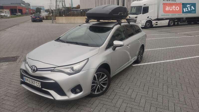 2015 toyota avensis