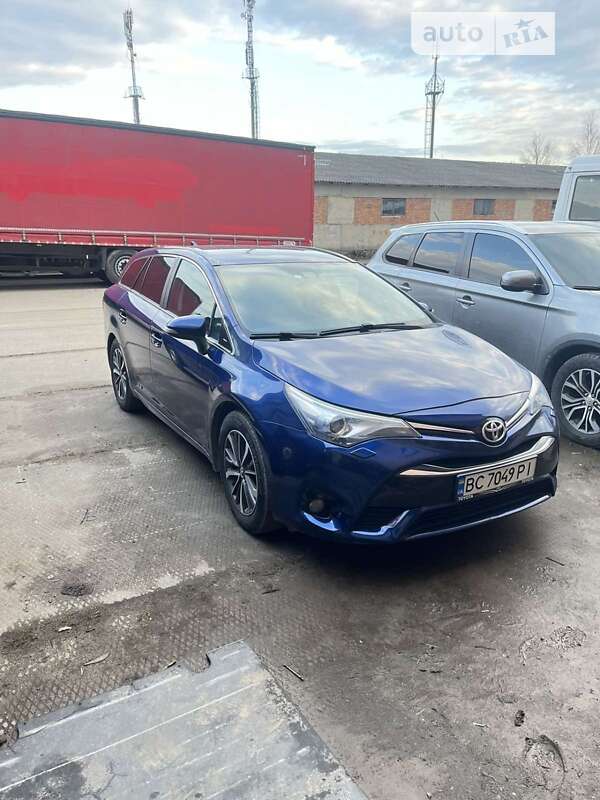 2015 toyota avensis