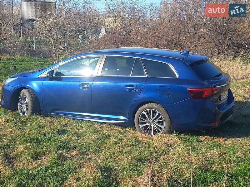 2015 toyota avensis