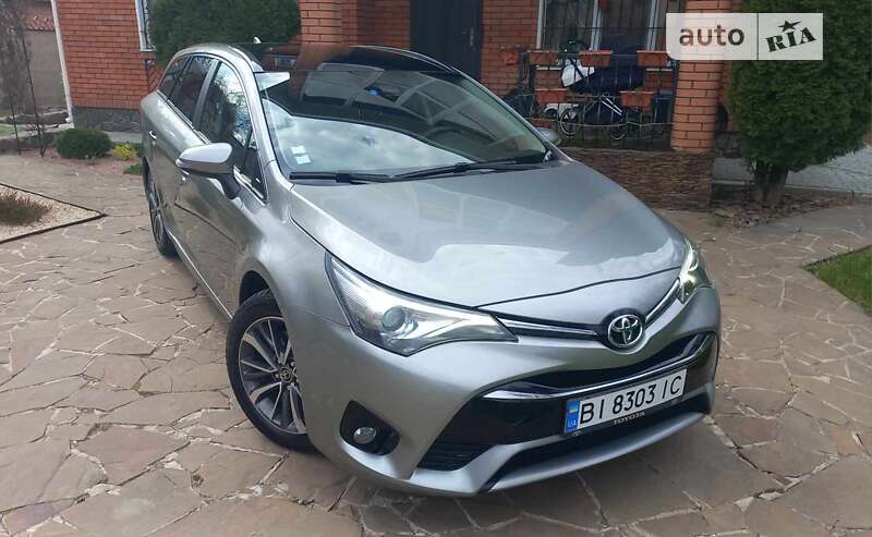 2015 toyota avensis