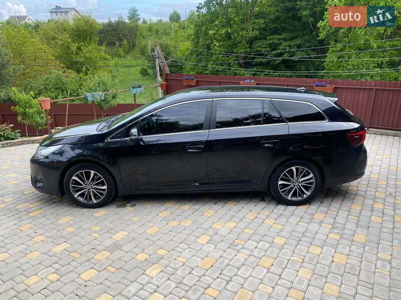 2016 toyota avensis