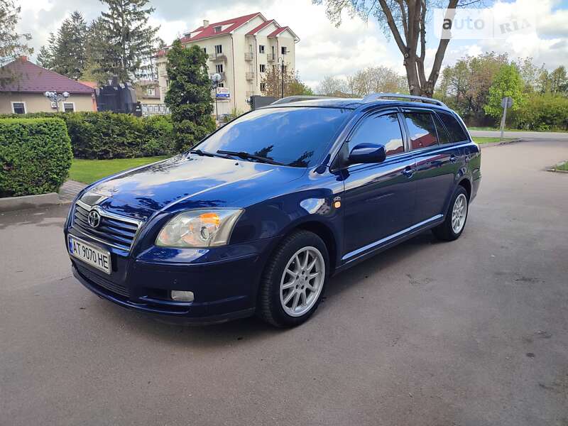 2003 toyota avensis