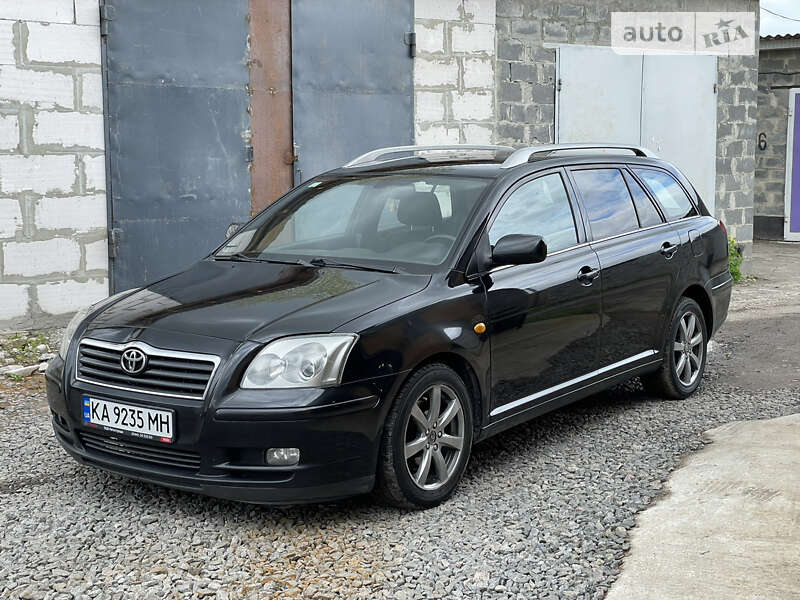 2004 toyota avensis