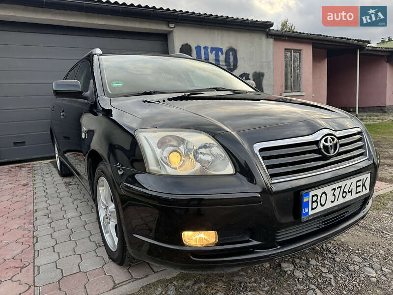 2004 toyota avensis