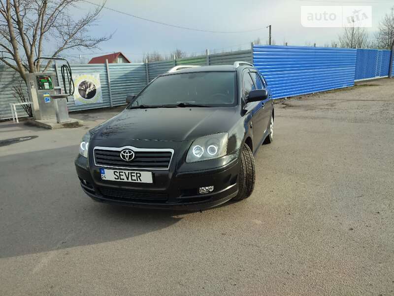 2004 toyota avensis