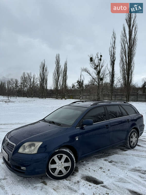 2003 toyota avensis