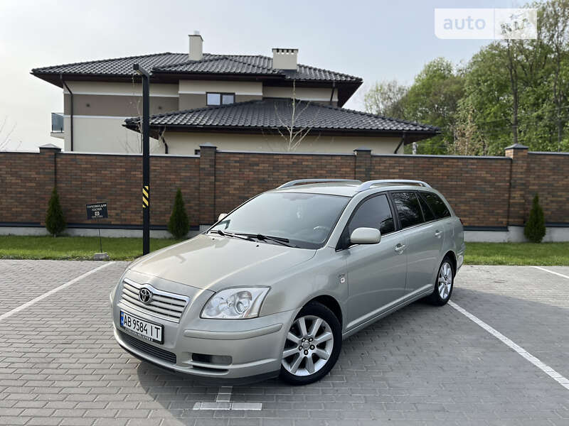 2003 toyota avensis