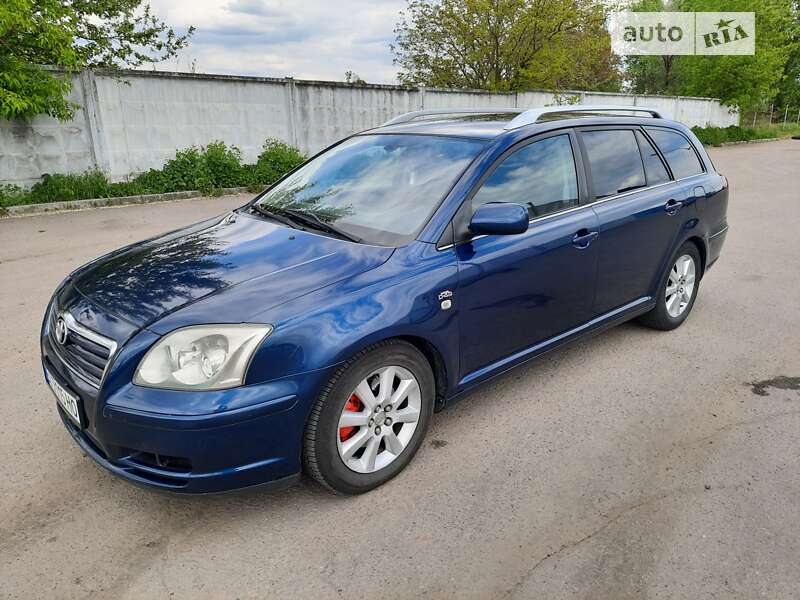 2004 toyota avensis