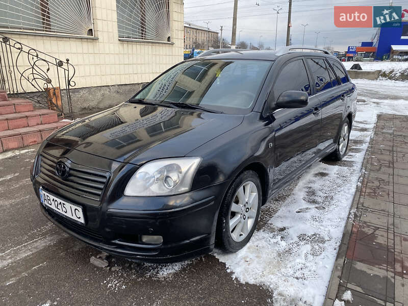 2004 toyota avensis