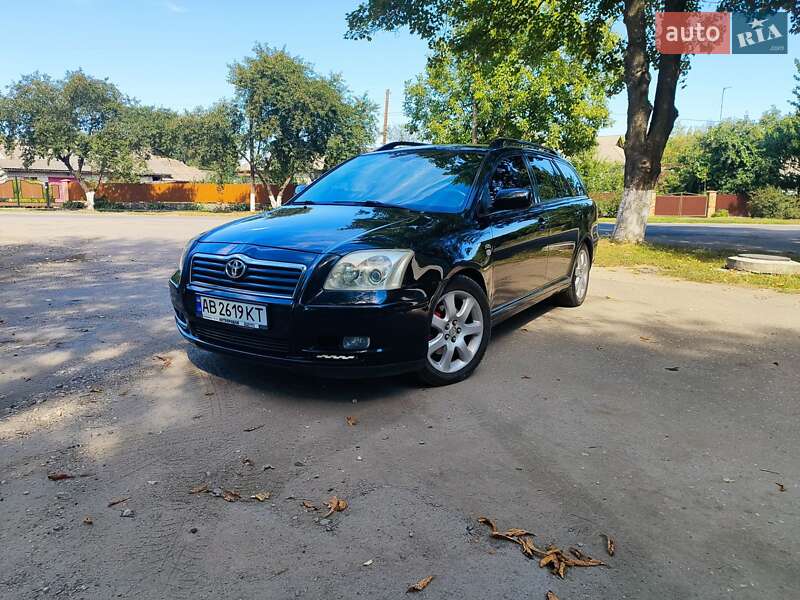2003 toyota avensis