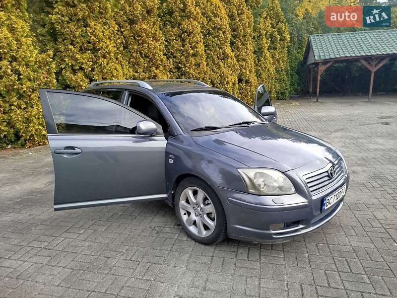2003 toyota avensis