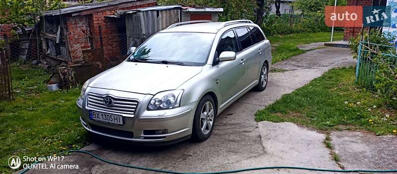 2004 toyota avensis