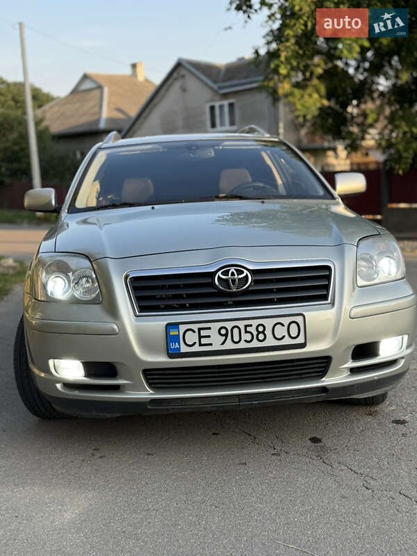 2004 toyota avensis