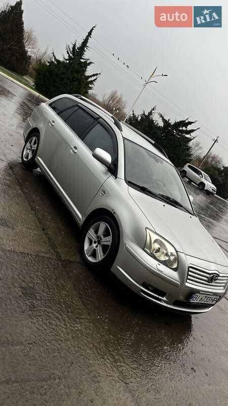 2004 toyota avensis