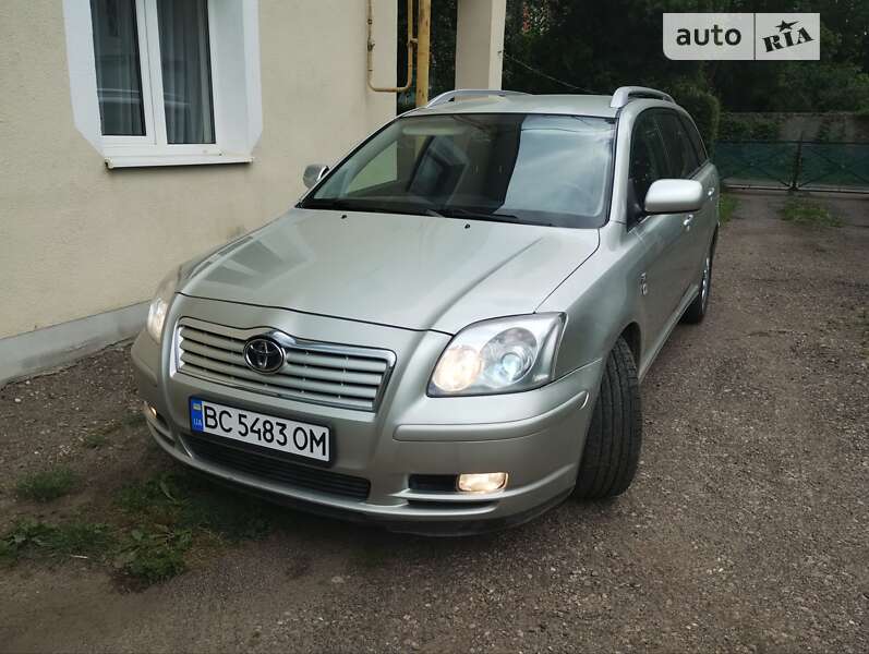 2004 toyota avensis