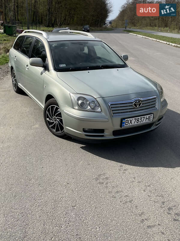 2005 toyota avensis