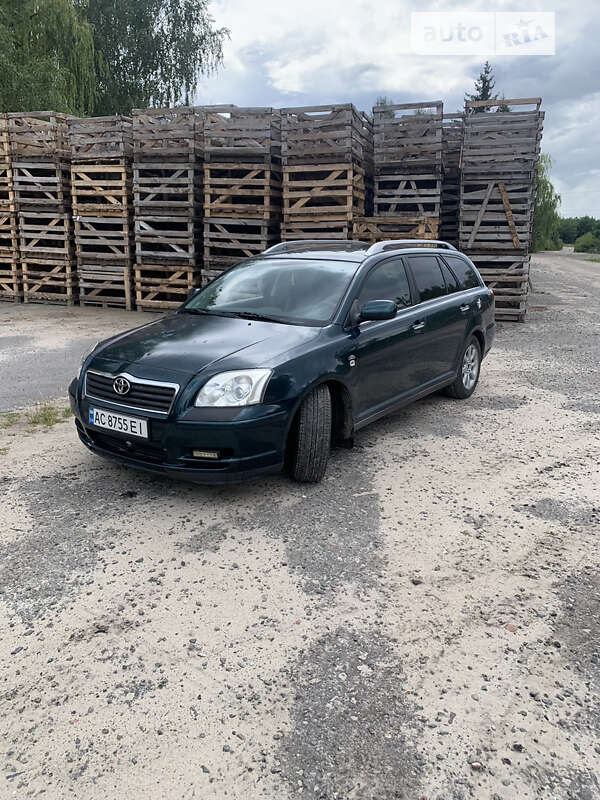 2003 toyota avensis