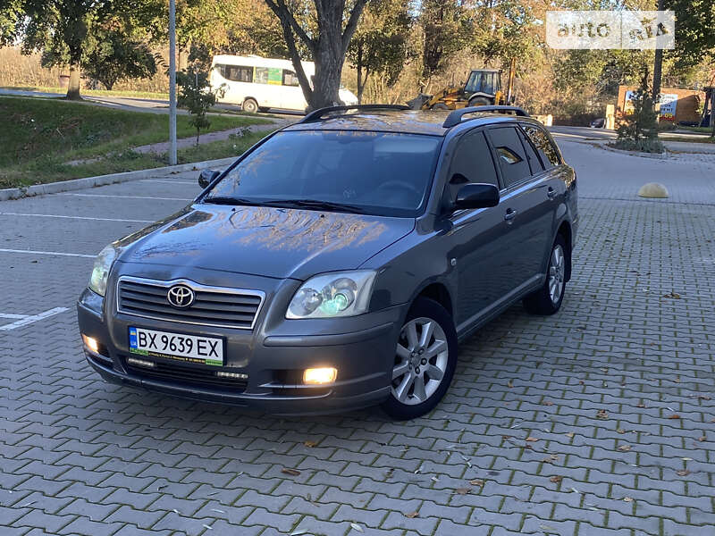 2003 toyota avensis