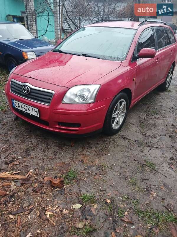 2004 toyota avensis
