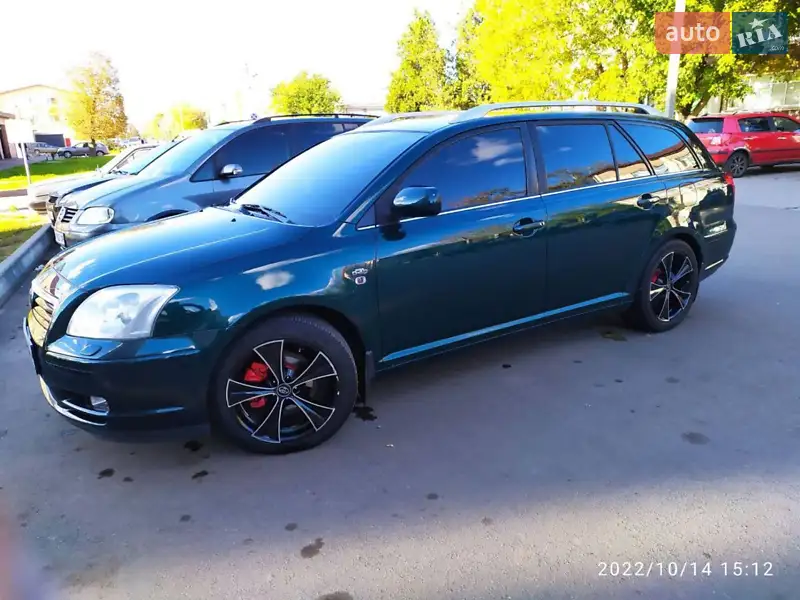 2004 toyota avensis
