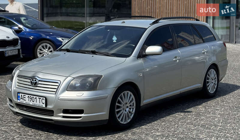 2003 toyota avensis