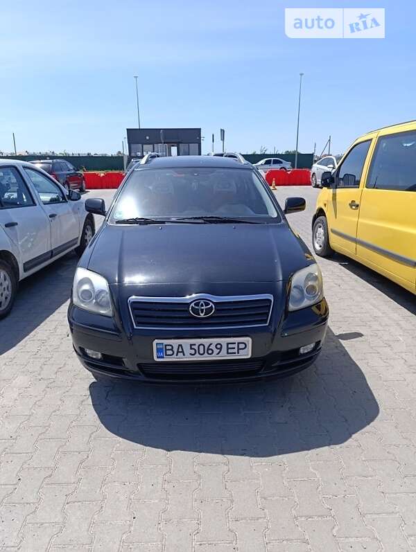 2004 toyota avensis