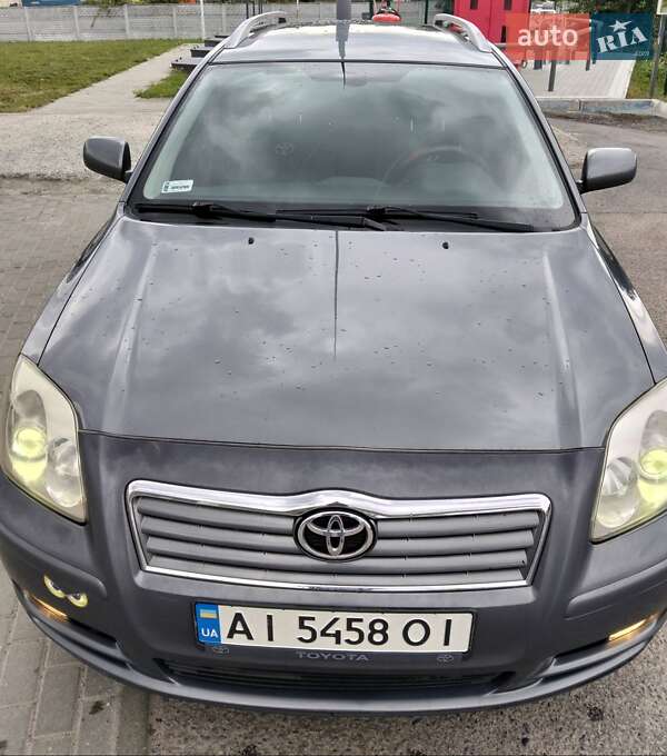 2003 toyota avensis