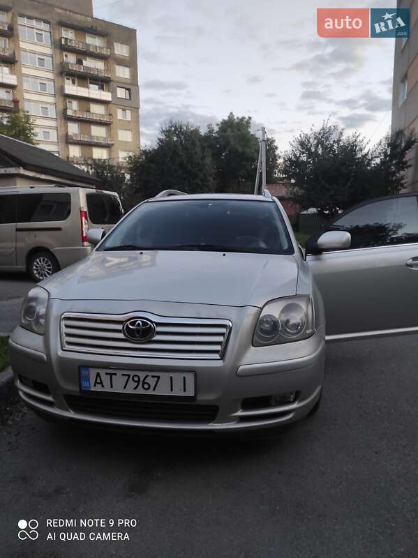 2004 toyota avensis
