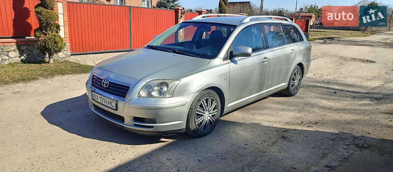 2005 toyota avensis
