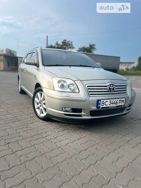 2004 toyota avensis