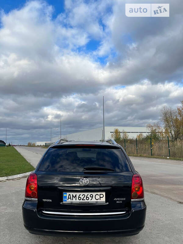 2003 toyota avensis