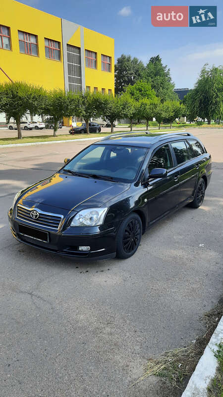 2004 toyota avensis