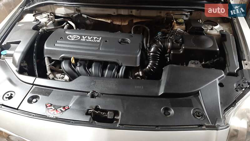2006 toyota avensis